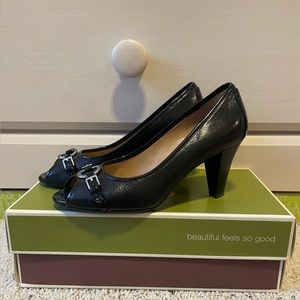 Black Naturalizer N5 Comfort Open Toe Heels Size 6